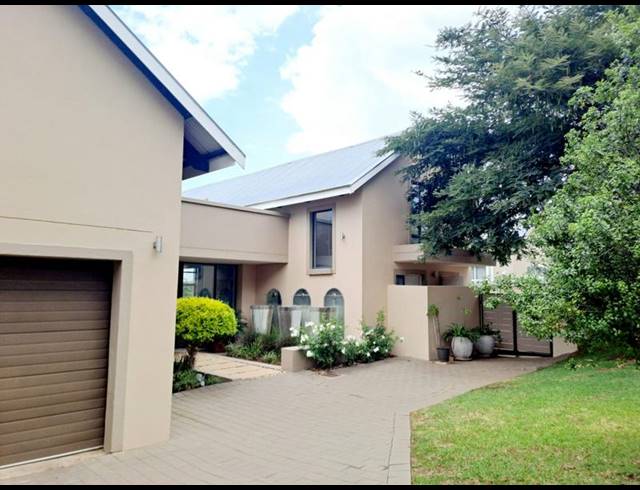 2 BEDROOM HOUSE FOR SALE IN RETIRE AT MIDSTREAM